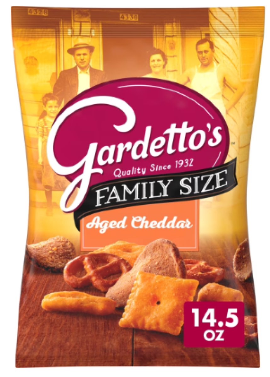 Gardetto's Aged Cheddar Cheese Snack Mix, Family Size Pub & Party Mix, 14.5 oz Bag